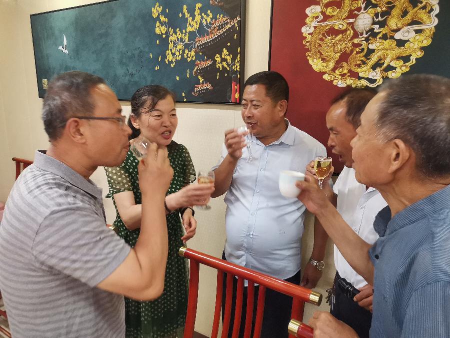 【泰山词韵】《榕树下—肖家之歌》作词/刘培龙 肖思任 肖建军（图49）