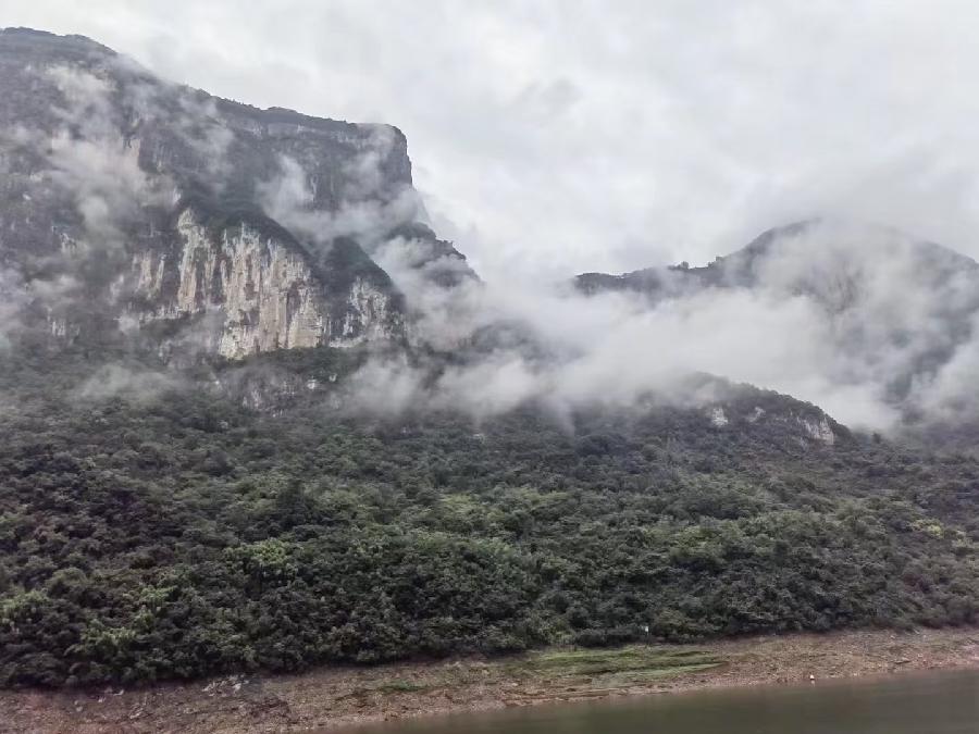 红霞旅游诗词九首(图47)
