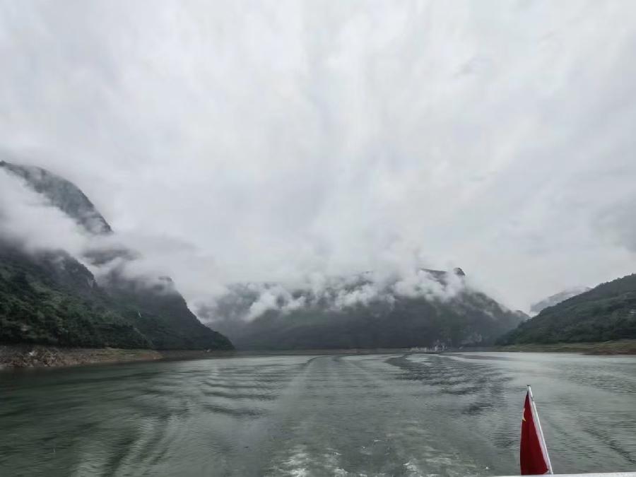 红霞旅游诗词九首(图48)