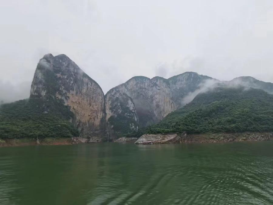 红霞旅游诗词九首(图54)