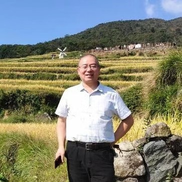 校园诗刊专栏‖贺校园诗刊首创（新韵）文/郑文华（台州）朗读/伊月儿（图2）