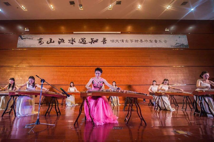 七律《中华八雅》特邀诗人顾问/王振文、主播/任然、编辑/黄金满地。黄金诗院有声之家。(图3)