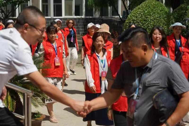 【诗题红叶•宏红诗社】《祝贺中国共产党101周岁生日庆祝香港回归二十五年颂》‖作者:梅耀南（图26）