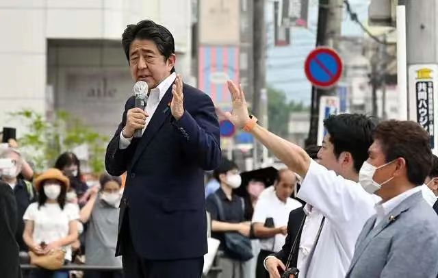 【悼安倍晋三】文／磊怀