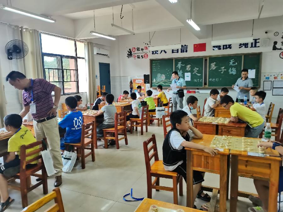 校园诗刊专栏‖喜棋坛后继有人 文/王界明 诵读 / 伊月儿(图10)
