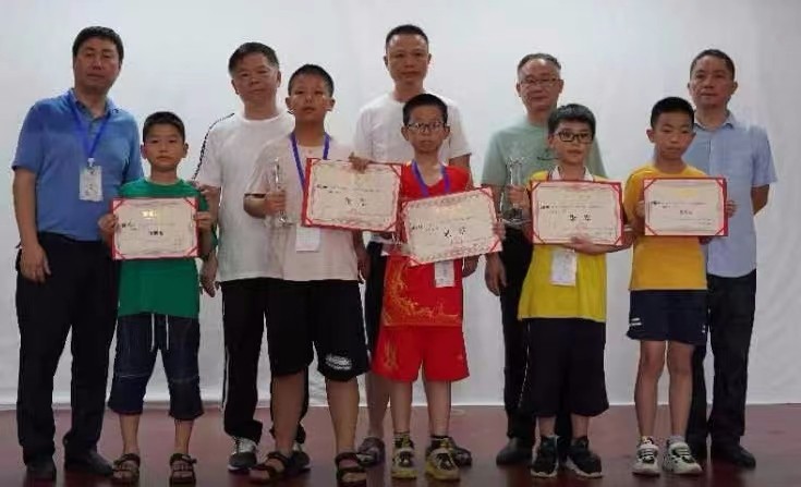 校园诗刊专栏‖喜棋坛后继有人 文/王界明 诵读 / 伊月儿(图12)
