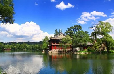 推荐诗人温俊满词《水龙吟•夏游避暑山庄》