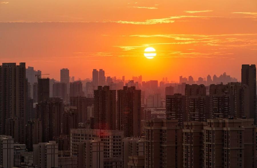 *城市的落日 文／孤独与快乐（陕西）【冰心文化传媒】（图3）