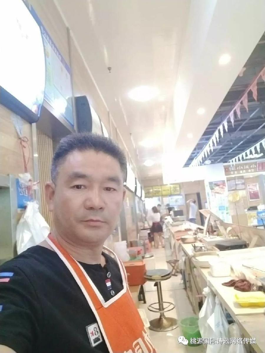 [桃源国际诗歌馨声]活着|作者:红韭（山东）诵读:青苗[总1132期]（图8）