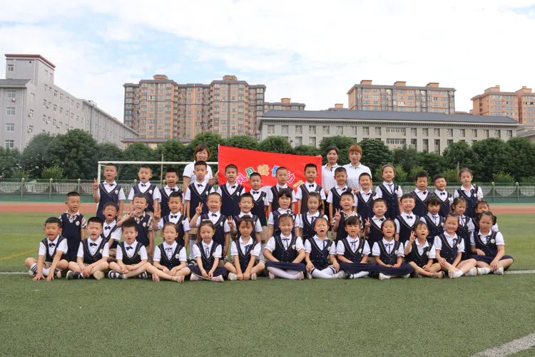 我们毕业了——感恩成长，放飞梦想（扶风峰景幼儿园）〈泪别峰景幼儿园、爱孙离别峰景幼儿园抒怀〉文/聆听（图3）