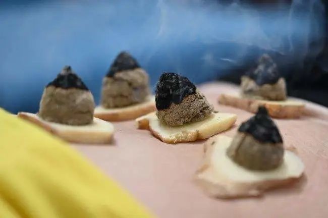 【中艾国灸】七律•驱寒补阳三伏灸（组诗）作者：冷军油（张富贵）北京头条•西安头条•都市头条发布！（图15）