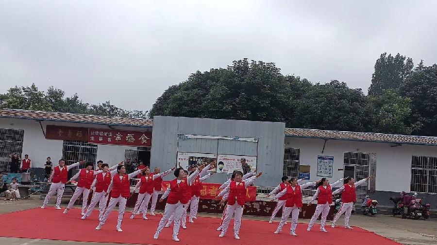 服务为民民欢喜 歌舞颂党聚民心（图6）