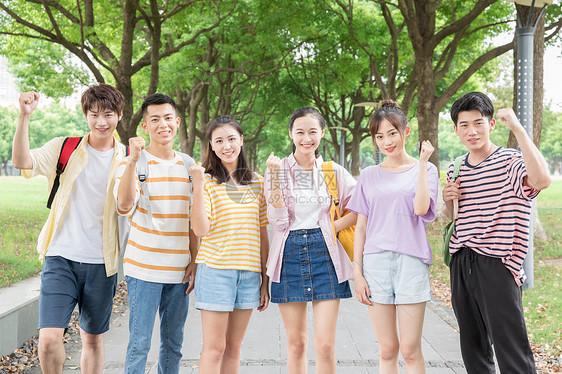 明月吟秋作品专栏【七律】·闻挚友德涵之爱孙高中金榜即贺(平水韵) 文/明月吟秋(康宗生)(图4)