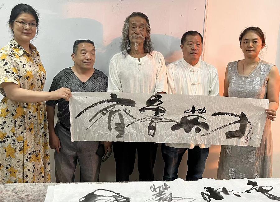 【雅诗总会】二塘米酒飘香溢香山八怪舞东风‖艺术家萧宽(图28)