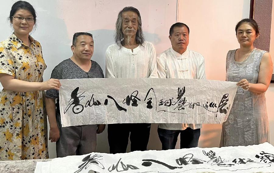 【雅诗总会】二塘米酒飘香溢香山八怪舞东风‖艺术家萧宽(图31)