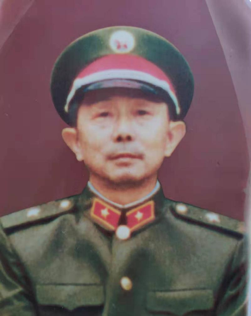 巴黎文学苏沪浙分社003期微刊《八一军旗别样红》（图16）