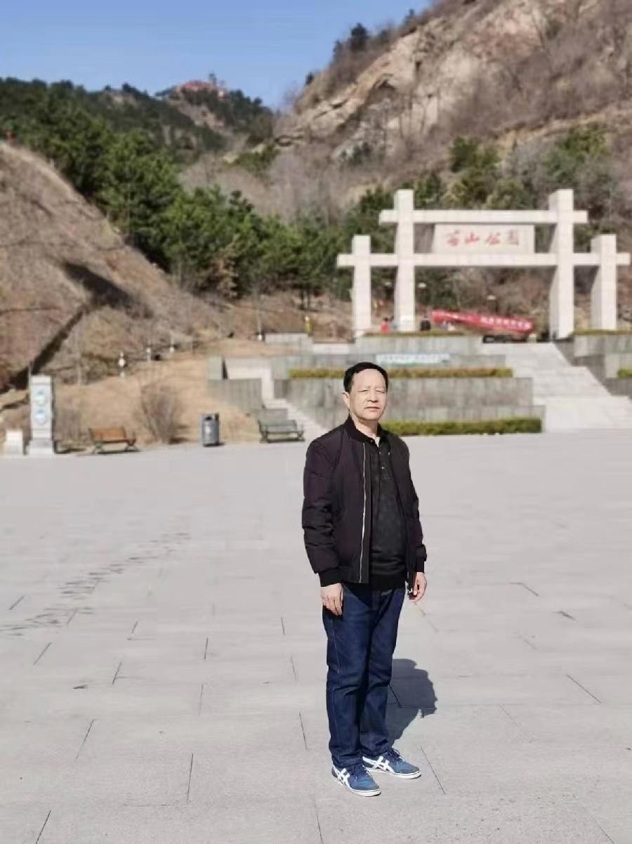 河北在线签约优秀诗人/胡玉明（黄昏雨.专刊贴）主播/叶淑娟（华夏诗词文学社）京港澳头条