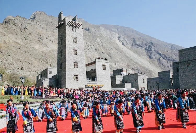 【英国文学】精品游记(十六)《大山深处的美丽》作者|涂雪夫(中国)、荐稿|邓瑛(德国)(图5)