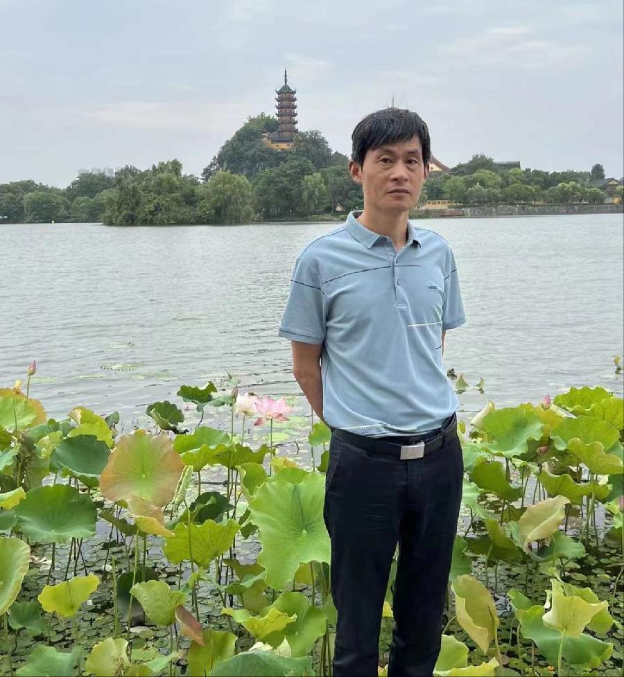 巴黎文学苏沪浙分社003期微刊《八一军旗别样红》（图58）