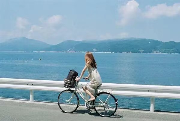 野草先生随笔散文诗《山海风光烤太阳》｜金牌主播天乐丨中国桂林都市文学社756期（图3）