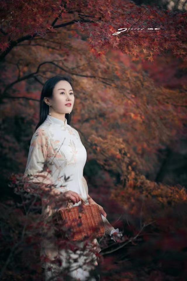 茅棚美女  何其山（山西太原）
