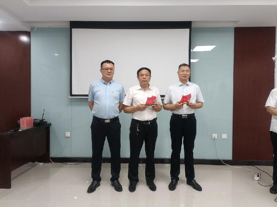 不辱使命勇担当，共产党员打先锋——国寿单县支公司举行党员示范创建授旗颁牌仪式（图3）