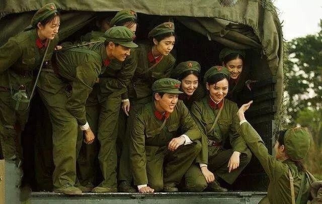 明月吟秋作品专栏【七律】·赞罗津华美篇《绿色军营青春无悔》(平水韵)文/康宗生(图5)