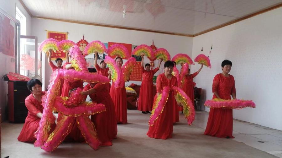 庆“八一”喜迎二十大 志愿者与民同乐