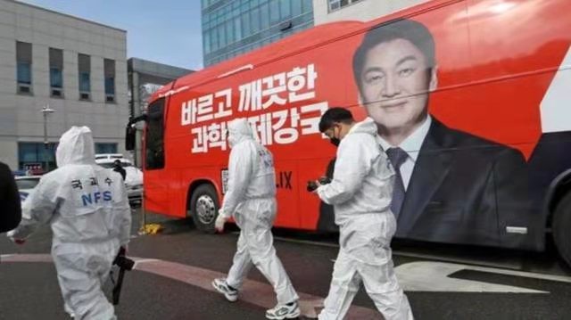 怨回纥-伊锡悦上任73天支持率破3O% 文/冯志清(上海)【冰心文化传媒】主编 冰心(图13)