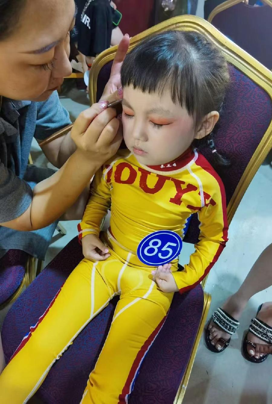 喜欢时装秀的小美女（图6）