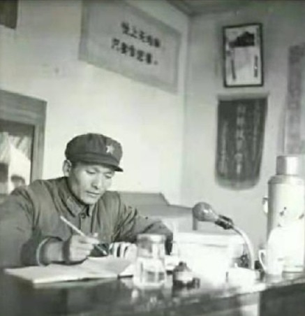 【八一专刋】张富贵：热烈庆祝中国人民解放军建军95周年诗词五首*北京头条•西安头条•都市头条发布！（图27）