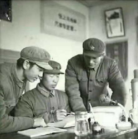 【八一专刋】张富贵：热烈庆祝中国人民解放军建军95周年诗词五首*北京头条•西安头条•都市头条发布！（图15）