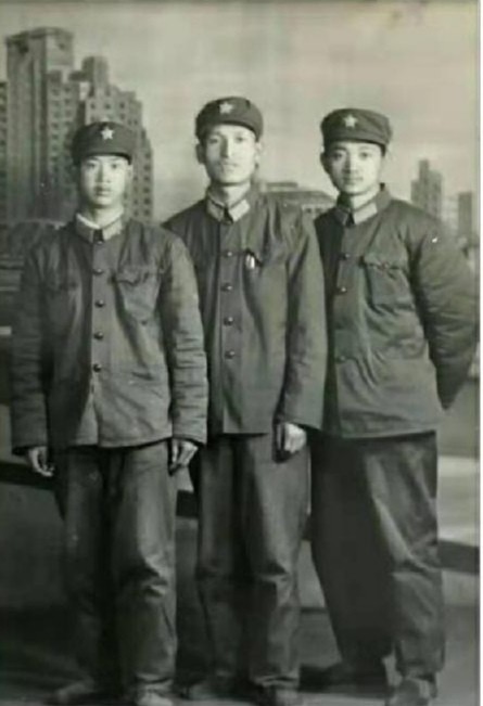 【八一专刋】张富贵：热烈庆祝中国人民解放军建军95周年诗词五首*北京头条•西安头条•都市头条发布！（图21）