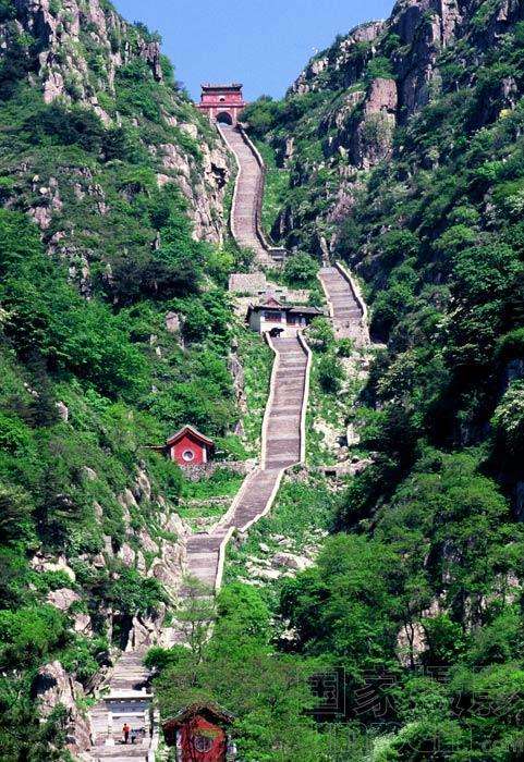 明月吟秋作品专栏【七律】·中国四大名山(一)泰山(八庚) 文/康宗生(图6)