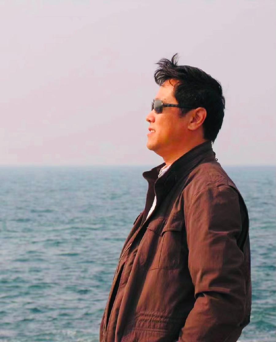 【海外诗泽】精品双语合诵《赞中国人民解放军》文｜九嶷山人、译｜张淑琴、审｜袁海旺、合诵｜诗韵&张淑琴（图2）