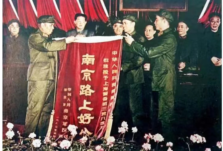 【西部风微刊】特别推荐袁德礼特稿：南京路上好八连原指导员王经文(诗人劳仁)仍活跃在群里（图2）
