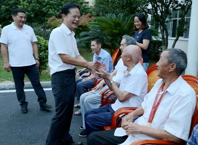 临湘市:“抗美援朝老兵,我们来看您了”(图4)