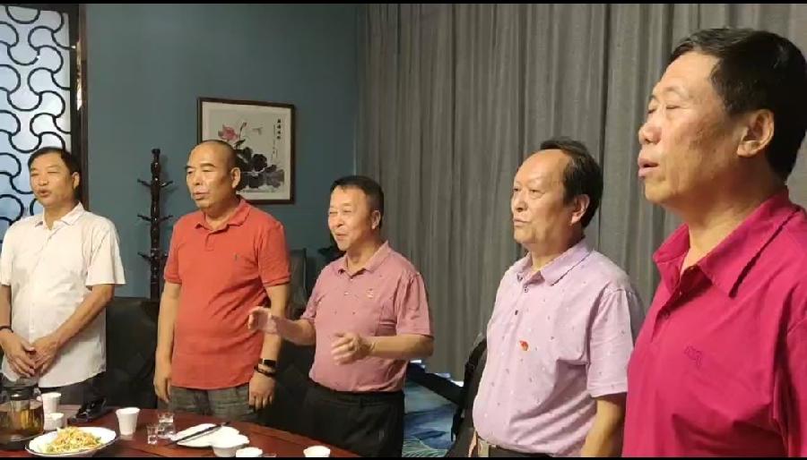 【八一专刋】张富贵:热烈祝贺原工兵十四团老七连西安战友庆八一联谊会圆满成功(诗词二首)北京头条发布!(图7)