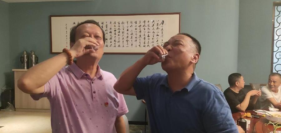【八一专刋】张富贵:热烈祝贺原工兵十四团老七连西安战友庆八一联谊会圆满成功(诗词二首)北京头条发布!(图31)