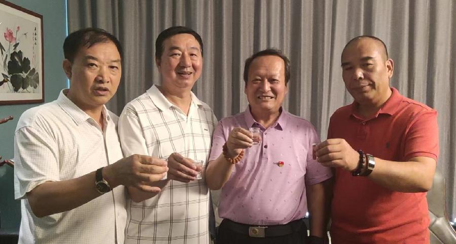 【八一专刋】张富贵:热烈祝贺原工兵十四团老七连西安战友庆八一联谊会圆满成功(诗词二首)北京头条发布!(图35)