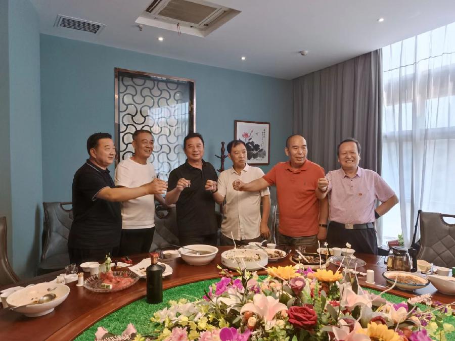 【八一专刋】张富贵:热烈祝贺原工兵十四团老七连西安战友庆八一联谊会圆满成功(诗词二首)北京头条发布!(图44)