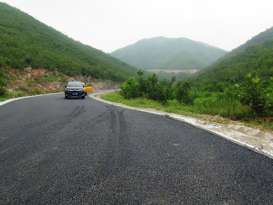 寻美井陉 | 组照《乡村公路硬化铺油》| 王千岭#寻美中国