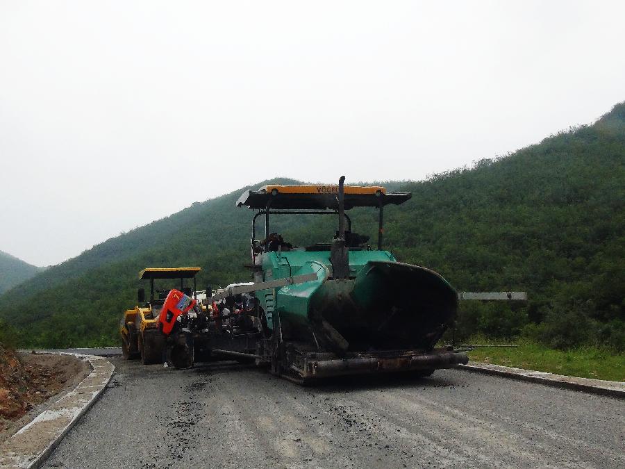寻美井陉 | 组照《乡村公路硬化铺油》| 王千岭#寻美中国（图6）