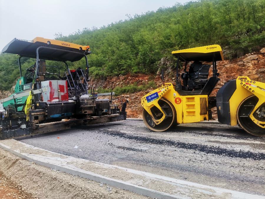 寻美井陉 | 组照《乡村公路硬化铺油》| 王千岭#寻美中国（图7）