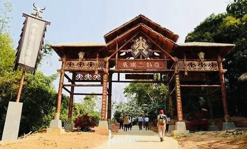 【英国文学】精品游记(十八)《椰风海韵天涯路》作者|涂雪夫(中国)、荐稿|邓瑛(德国)(图5)