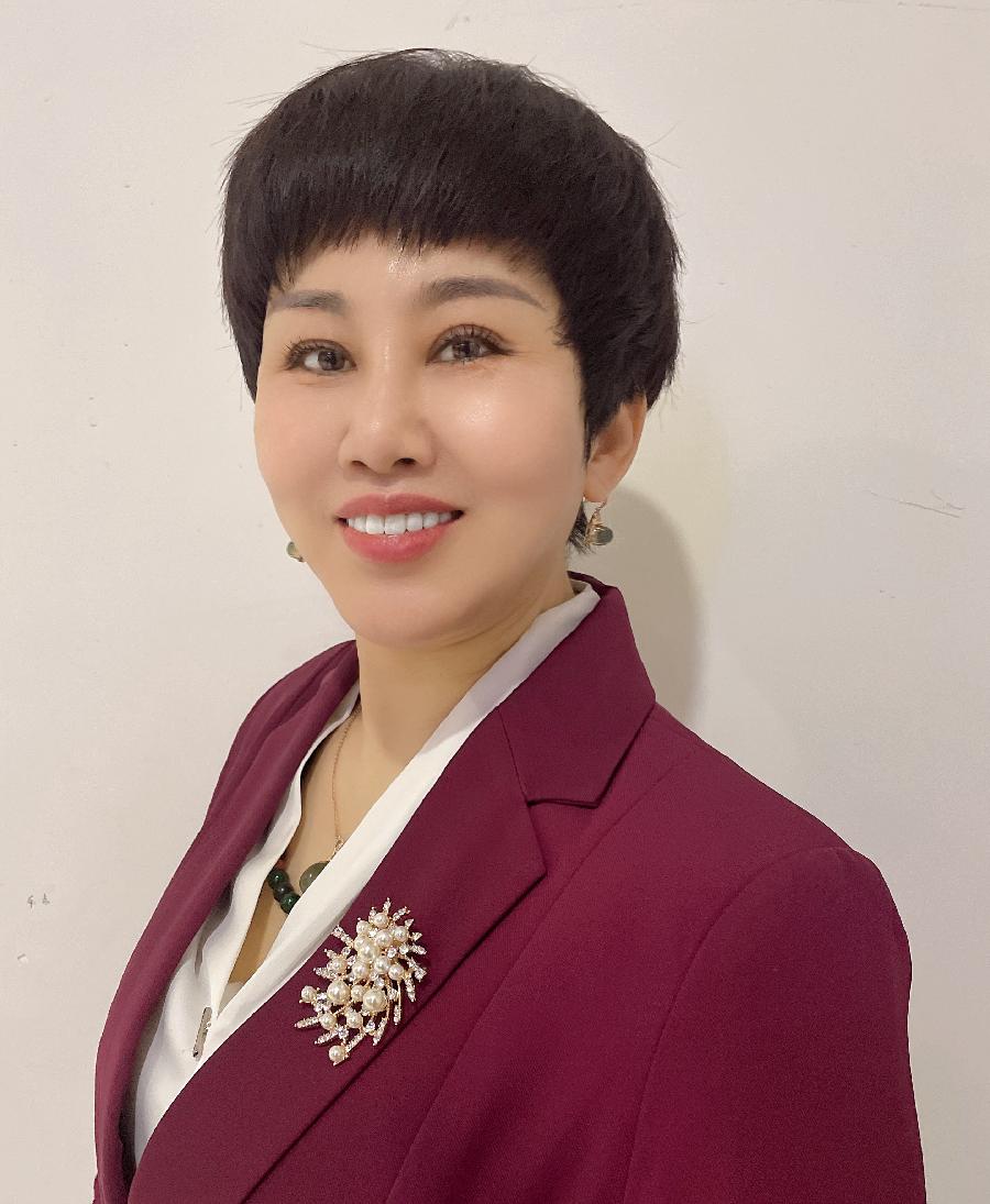 冯忠文:成就美丽 做好自己——记库尔勒唯美月亮女神美容服务有限公司总经理韦春(图2)