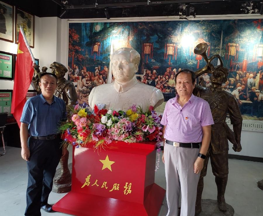 【红色记忆】张富贵：点赞红色收藏家袁国林（自由体诗）*北京头条•西安头条•都市头条发布！（图119）