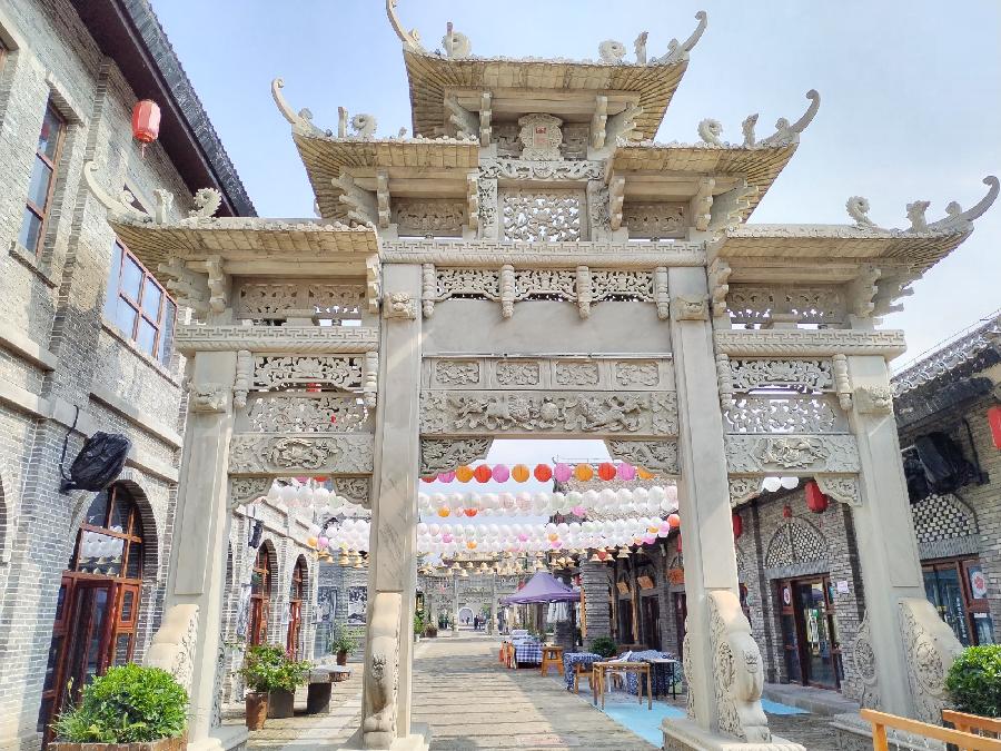 【红色记忆】张富贵：点赞红色收藏家袁国林（自由体诗）*北京头条•西安头条•都市头条发布！（图2）