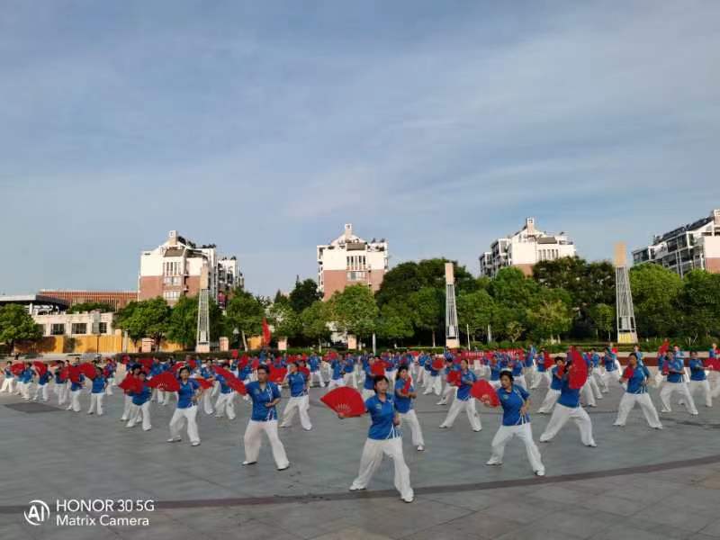 肥东县太极拳协会供稿: 健身走近百姓 运动成就健康|京港澳台世界头条总社发布(图16)