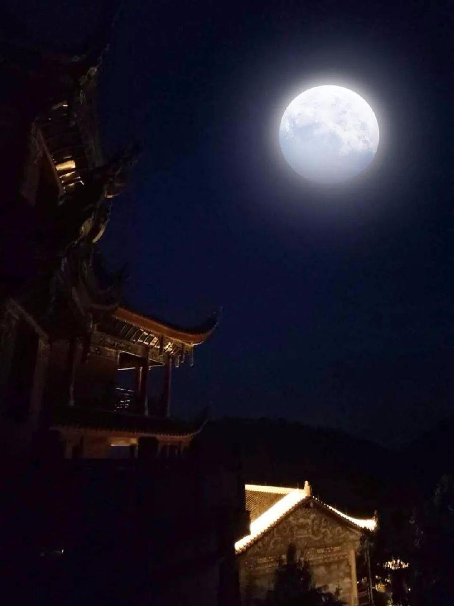 四季里的那个月亮‖作者:吴先和‖主播:青草味儿【总1146期】(图8)